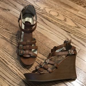 Express wedges size 10